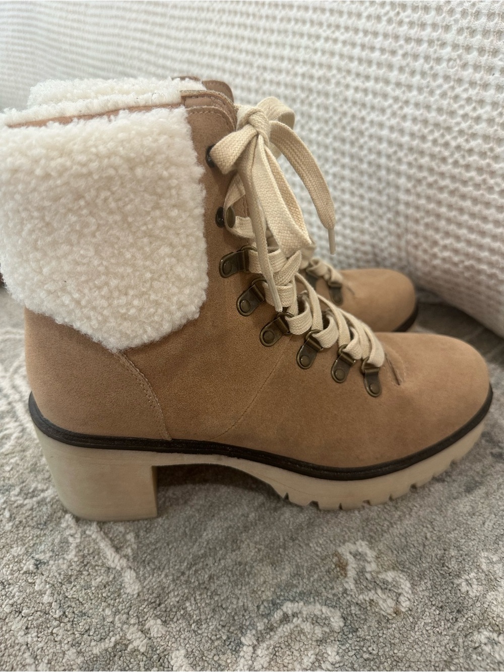 Women’s Tan Suede Lace-Up Shearling Boots